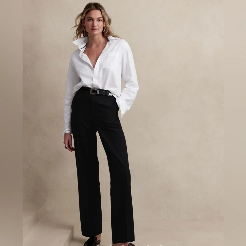 NWT! Banana Republic Black Sculpted Straight Pant - Multiple Sizes 💫